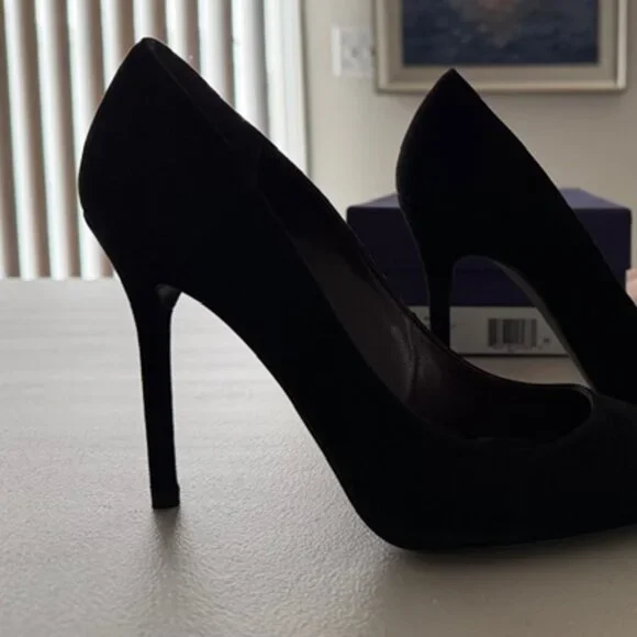 STUART WEITZMAN NOUVEAU BLACK SUEDE 100 MM PUMPS SIZE 6 M - NEW TAGS